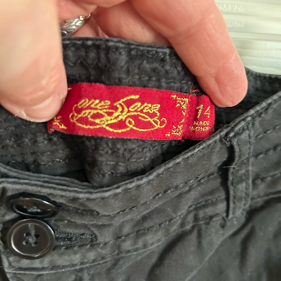 Capris - Picture 2 of 2